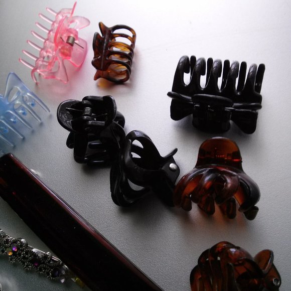Women's Assorted Hair Clips - Picture 9 of 15